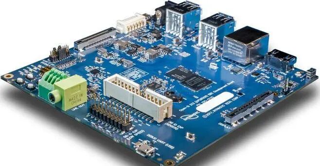 ऑटोमोटिव अनुप्रयोगों के लिए FR-4 सामग्री 4 परत और 0.10 मिमी न्यूनतम छेद व्यास के साथ त्वरित टर्न पीसीबी असेंबली