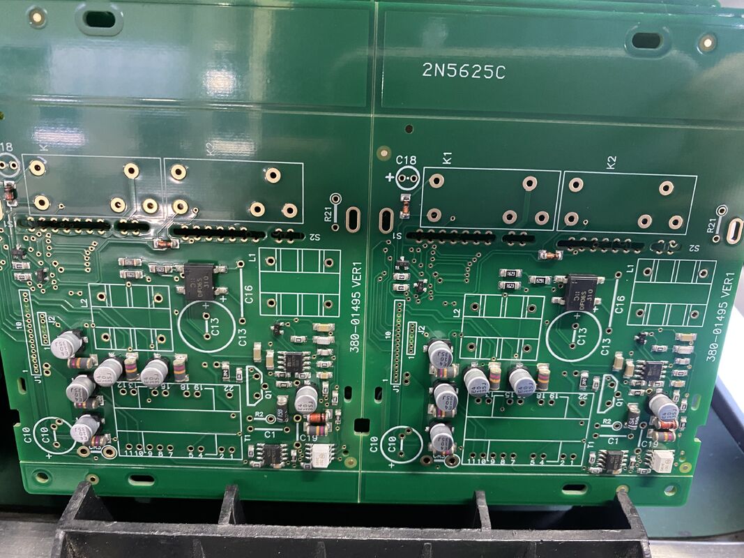 अधिकतम मोटाई T 4.5mm से अधिक औद्योगिक पीसीबी असेंबली भारी शुल्क वाले मुद्रित सर्किट बोर्ड के लिए असेंबली क्षमताएं प्रदान करती है
